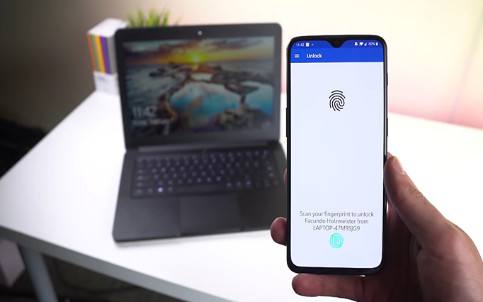 قفل گشایی لپ‌تاپ با استفاده از حسگر اثر انگشت گوشی