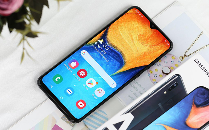 نقد و بررسی Galaxy A20 سامسونگ